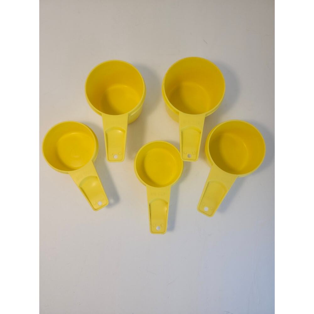 Tupperware Vintage Yellow Nesting Measuring Cups Set Of 5 - Missing 1 Cup
